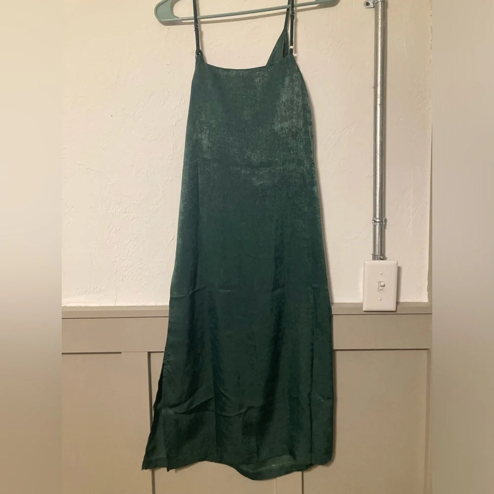 Small lulus dress. Brand new never worn - Picture 5 of 6